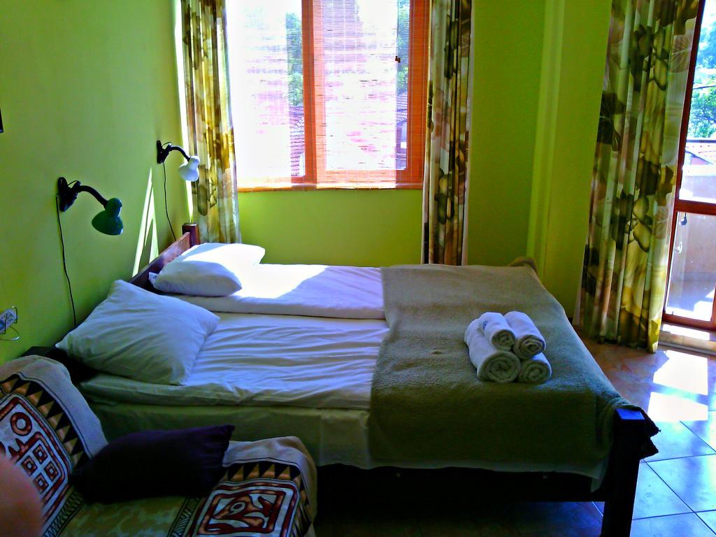 Asparuhov Guest Rooms And Apartments Várna Szoba fotó